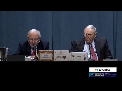 Charlie Munger says people shouldn't put their retirement savings into bitcoin