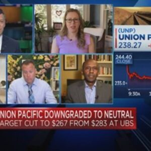 Union Pacific downgraded to Neutral at UBS