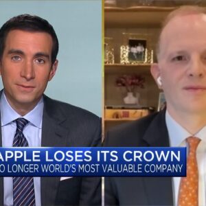 Neuberger Berman's Dan Flax on Apple: We still see a lot of opportunity