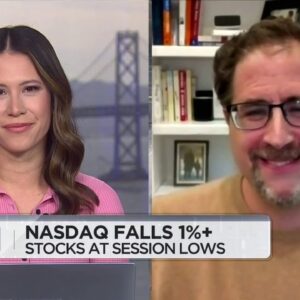 Investors are looking for earnings revisions now, says Bernstein's Stacy Rasgon