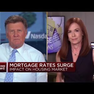 Mortgage demand plummets from a year ago, weekly applications up 6.6%