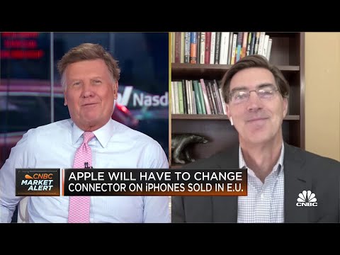 Apple's AR headset likely to come out next year, says Bernstein's Toni Sacconaghi