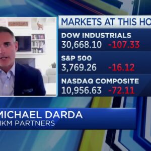 This is not the time to get negative on equities, says MKM's Michael Darda